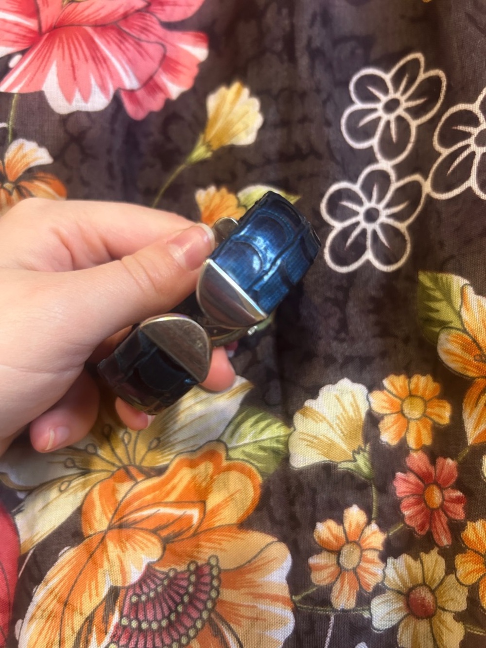 Suisse Quartz Japan movt Ladies Watch Cuff in Blue and Silver - Picture 5 of 6